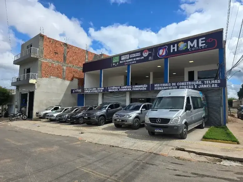 Fachada da loja da J Solar e J Home Center, em Juazeiro do Norte